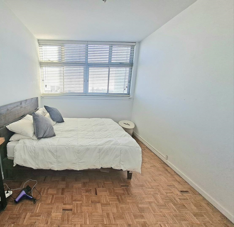 2 Bedroom Property for Sale in Sea Point Western Cape